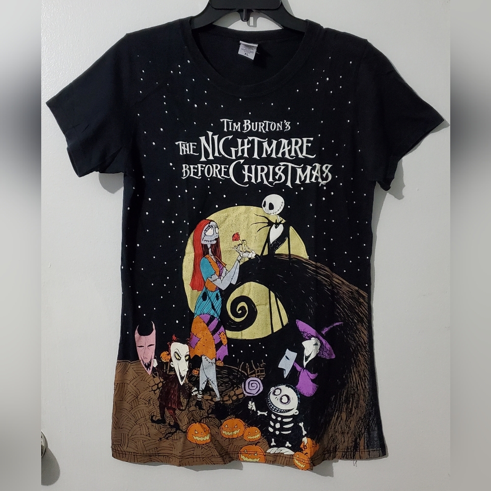 Disney The Nightmare before Christmas juniors graphic tee. Pre-owned Condition
